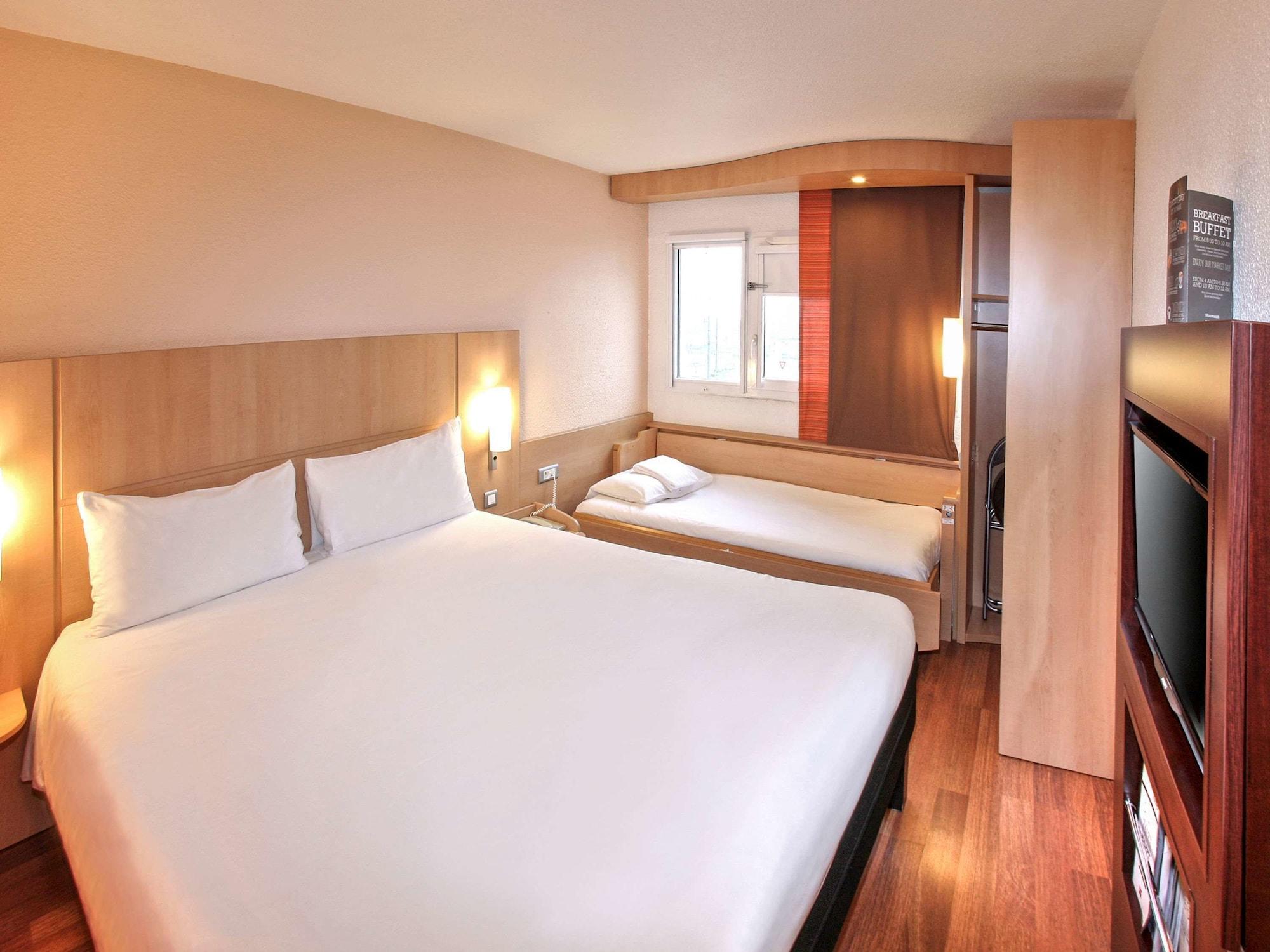 Hotel ibis Poitiers Sud Exterior foto