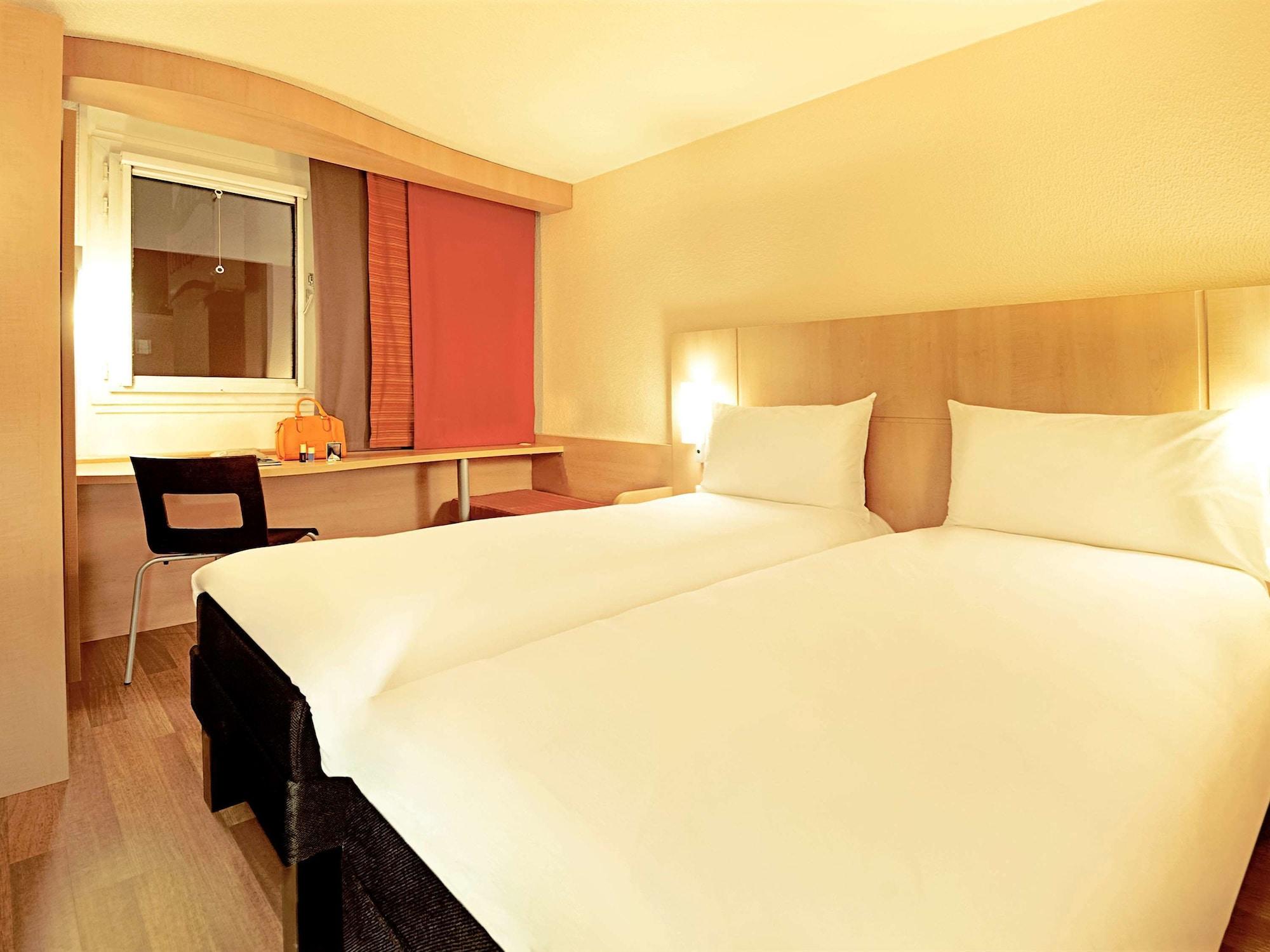 Hotel ibis Poitiers Sud Exterior foto